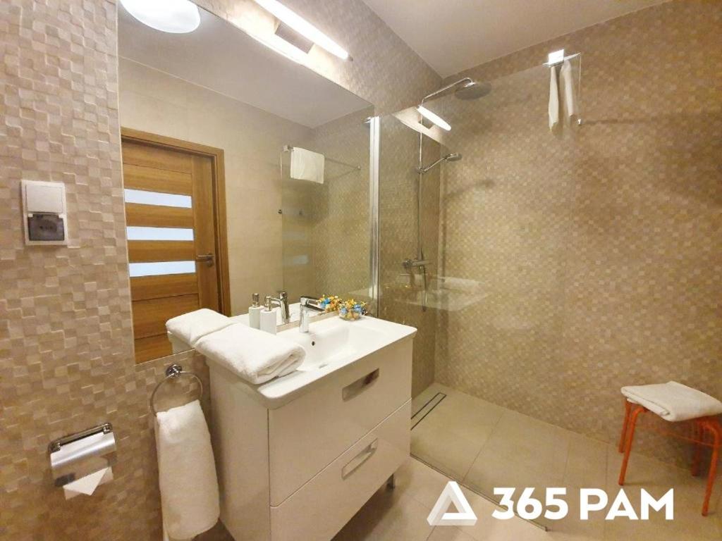 Apartament Z Basenem Polanki Park - 365Pam コウォブジェク エクステリア 写真